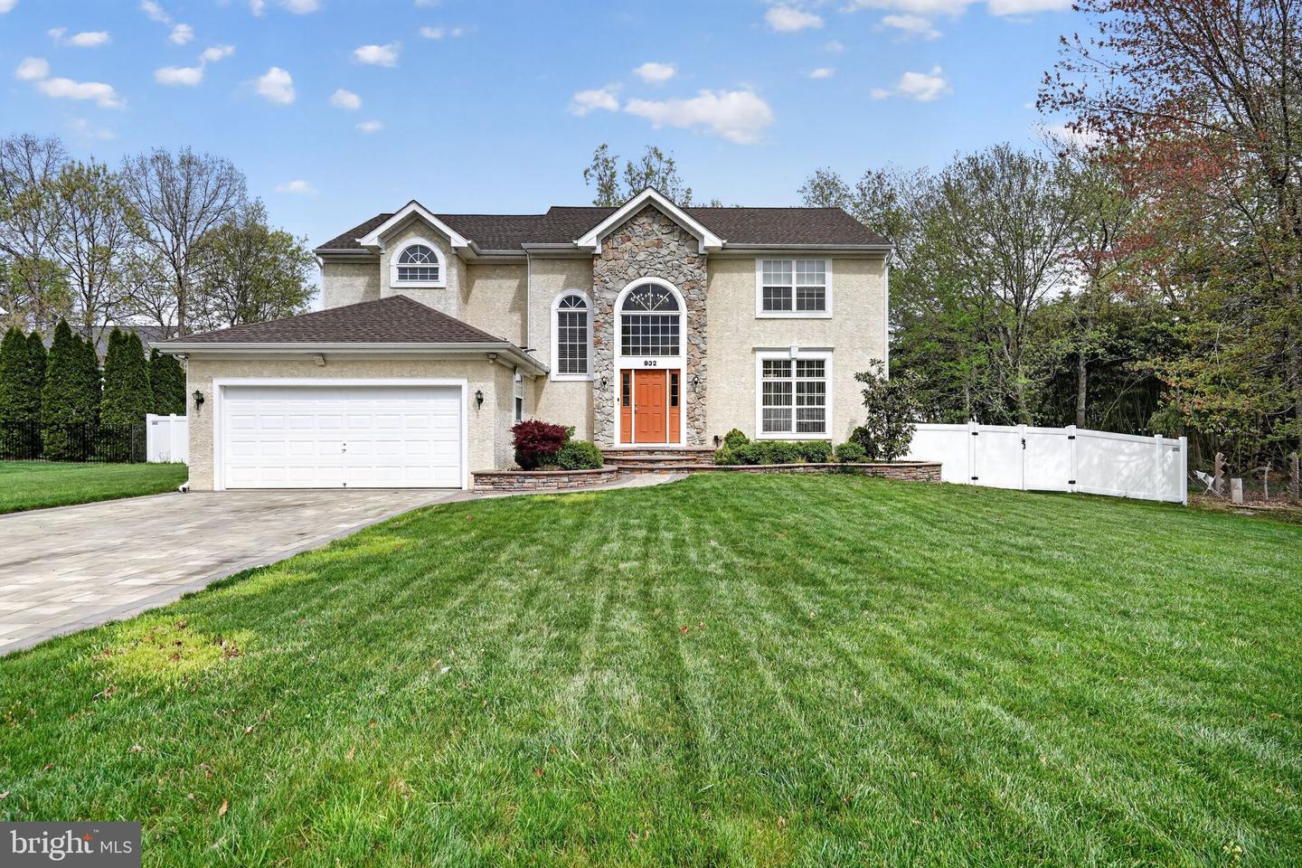932 Butler Dr — photo