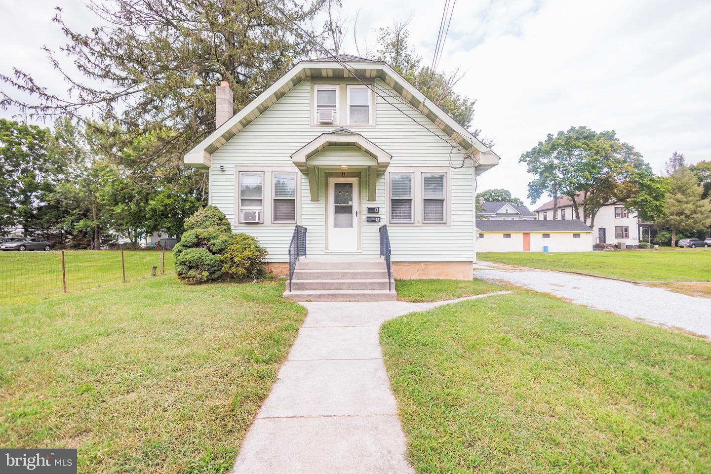 11 Sewell St #a (Down) — photo