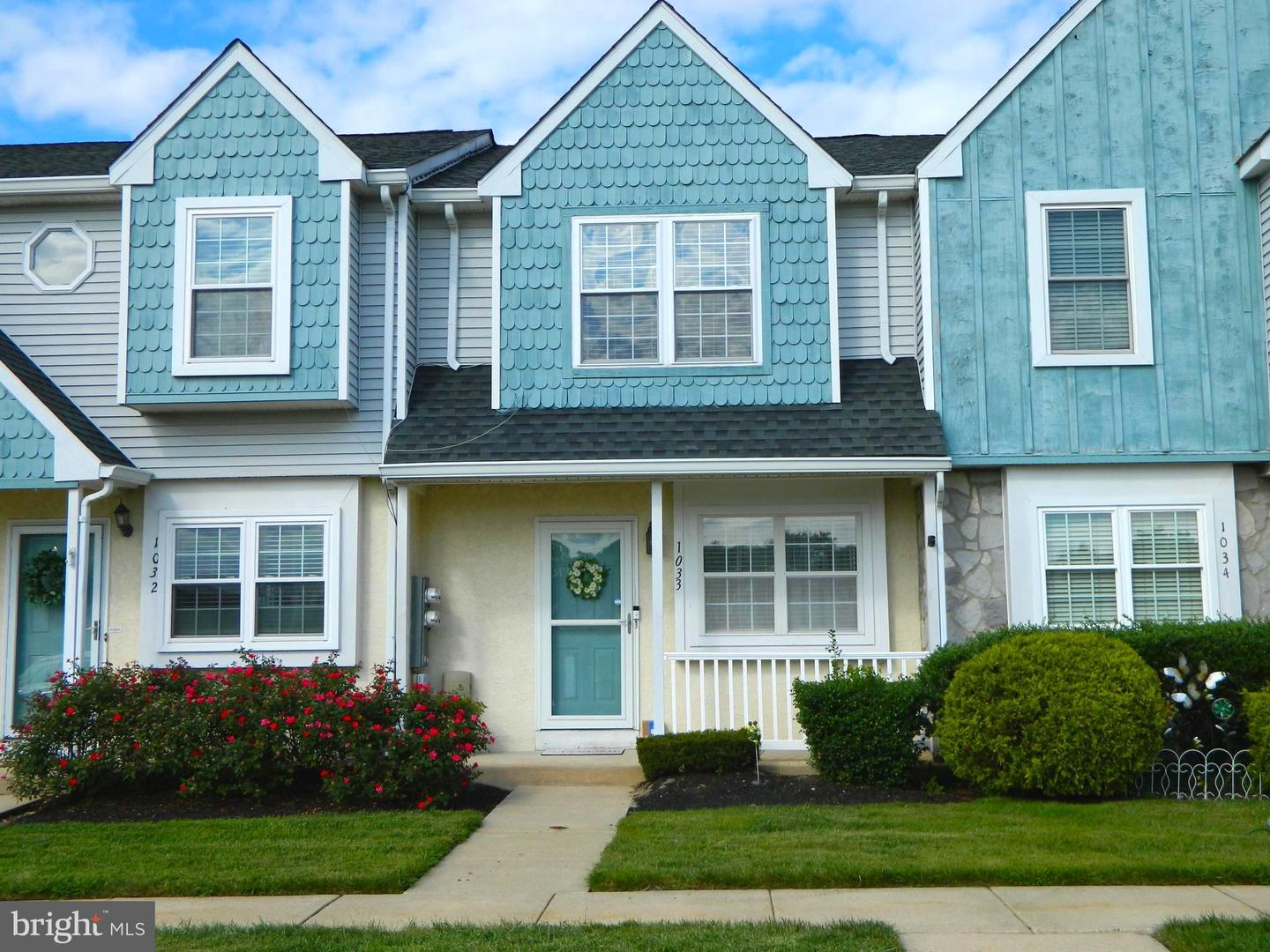 1033 Hillsboro — photo