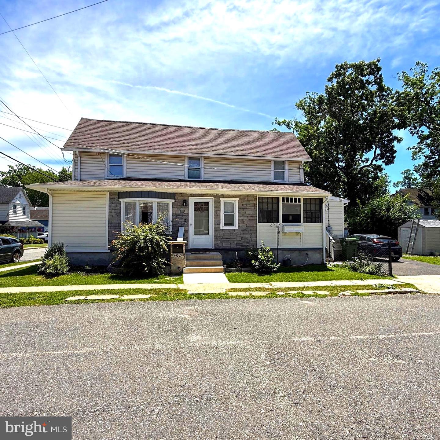 402 Wesley Ave — photo
