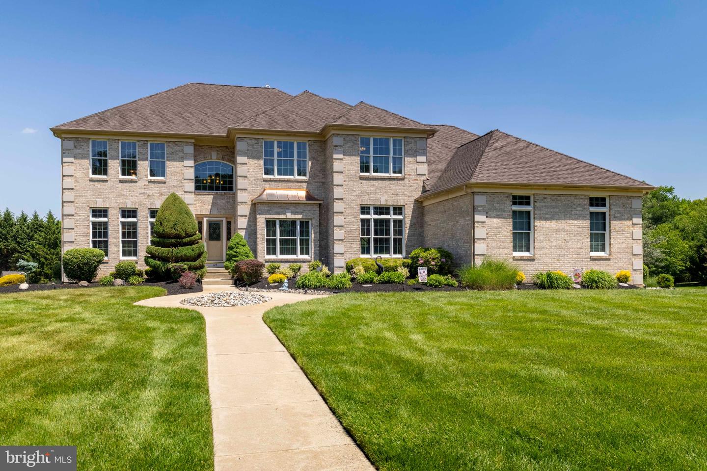 114 Preakness Dr — photo