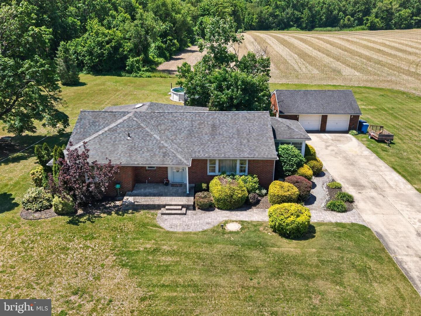 49 W Tomlin Station Road, Mickleton, NJ 08056