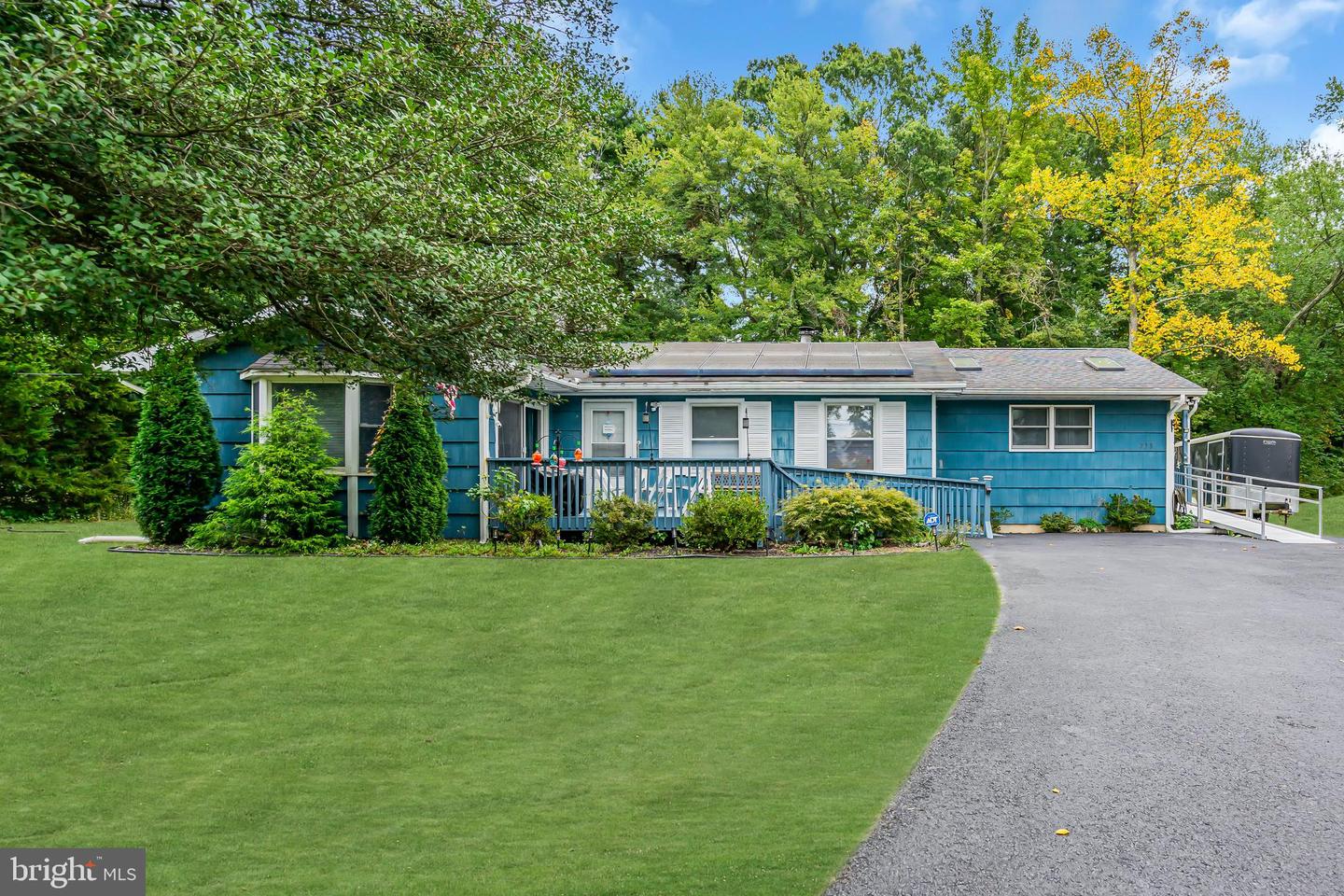 733 Buck Rd — photo