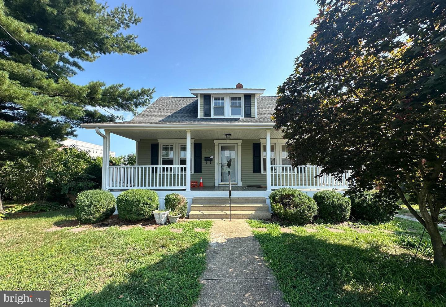 15 College Ave — photo