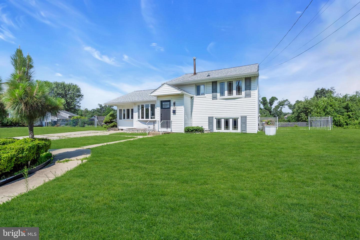 103 Carver Dr — photo