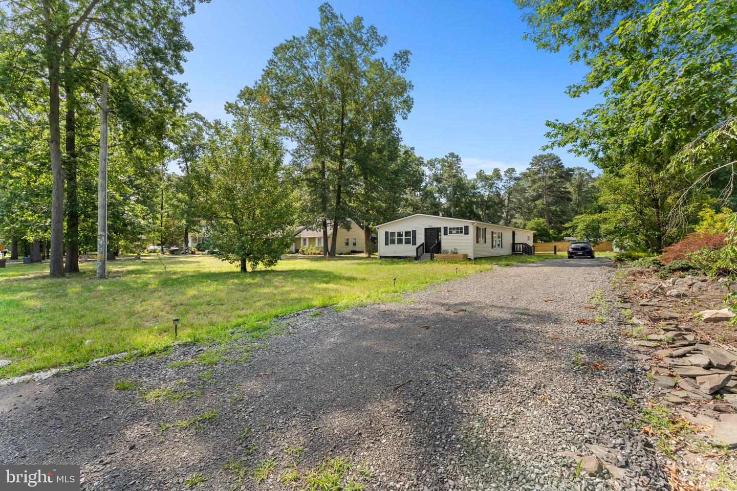 2711 S Shore Dr — photo