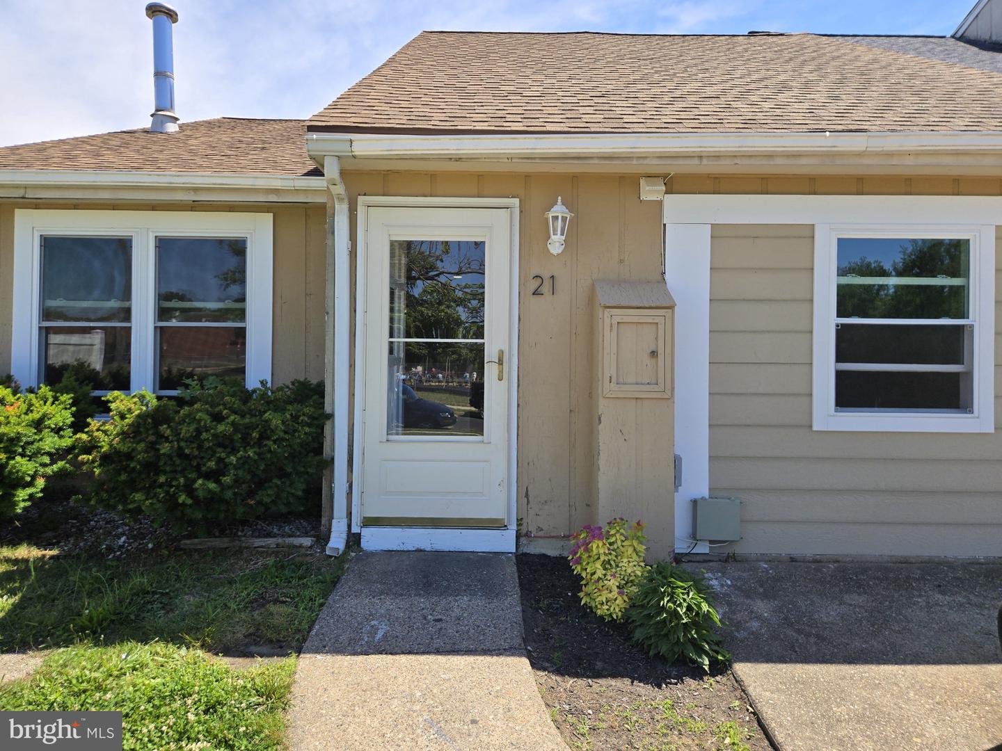 21 Aldeberan Dr — photo