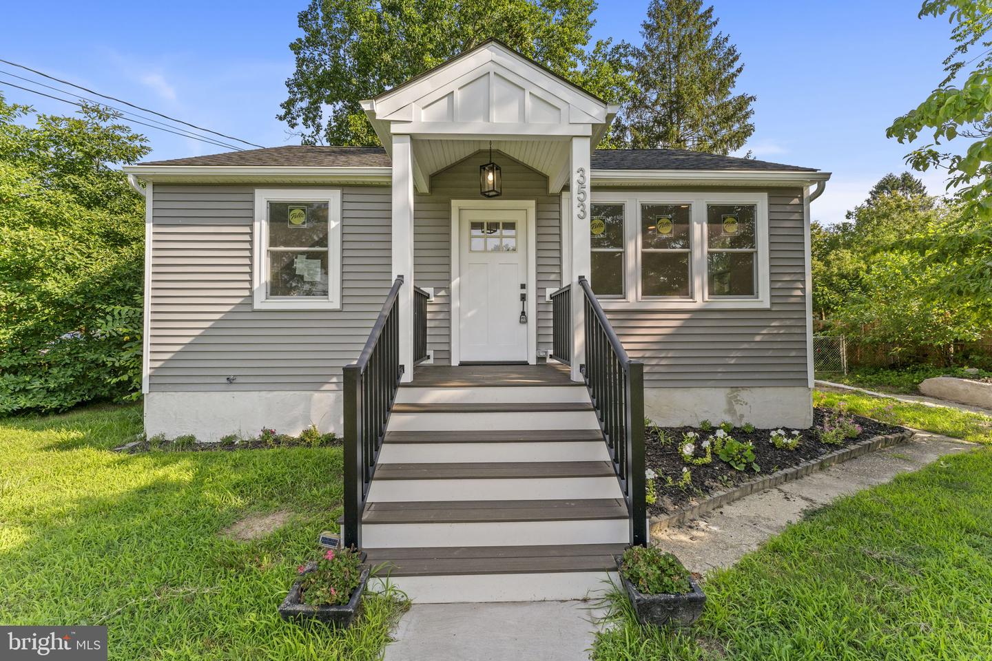 353 Florence Blvd — photo
