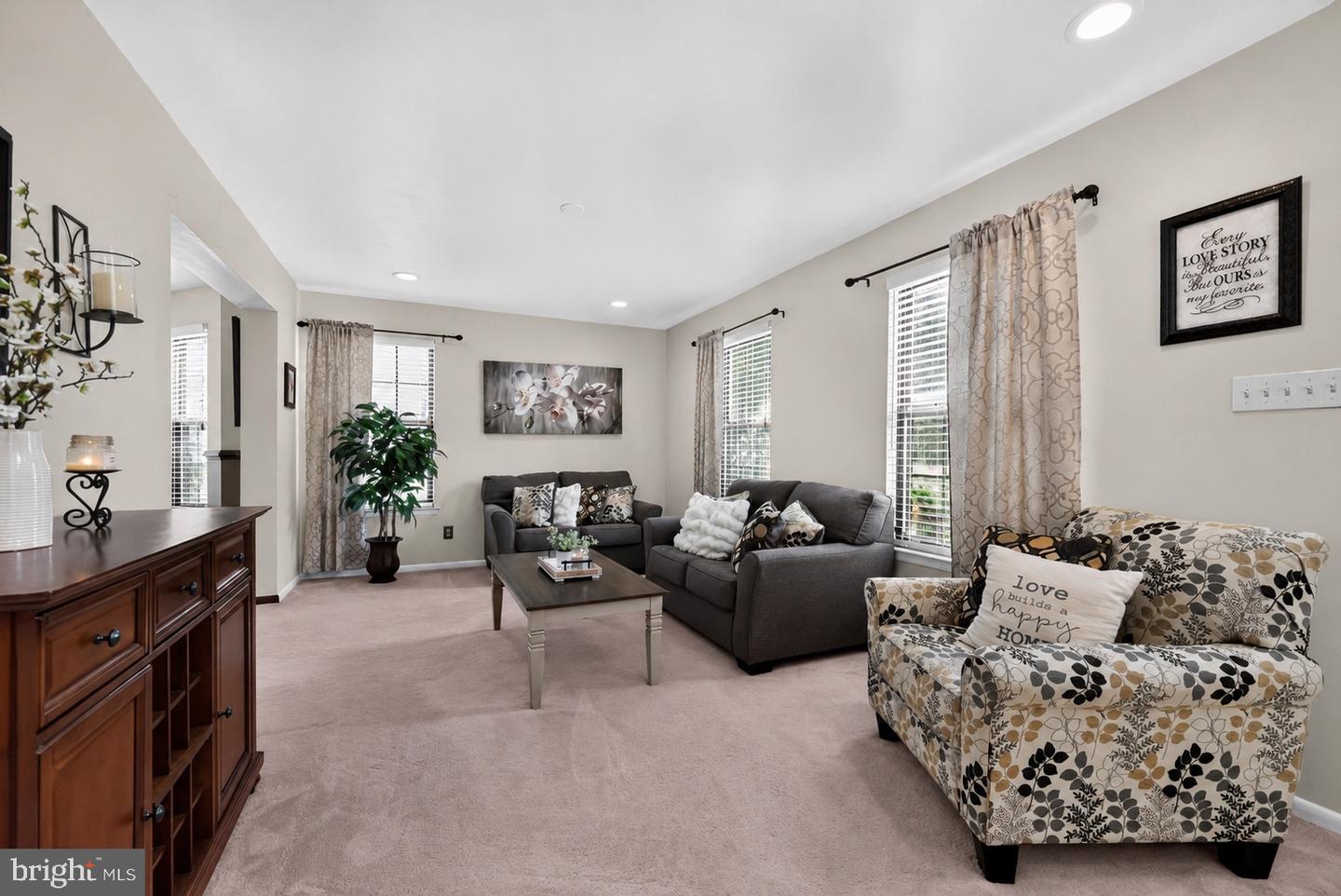 1 Woodleigh Ct — photo