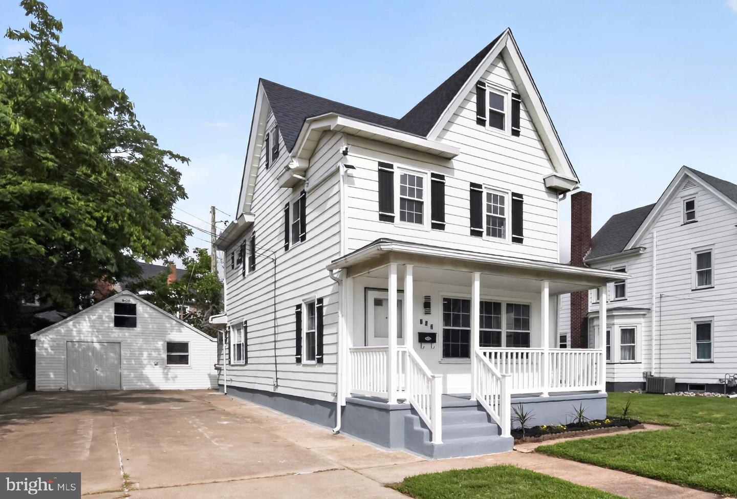 712 Billings Ave — photo