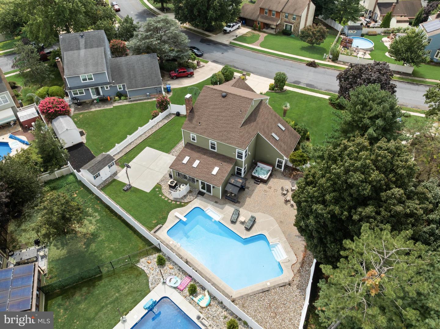 57 Tattersall Dr — photo