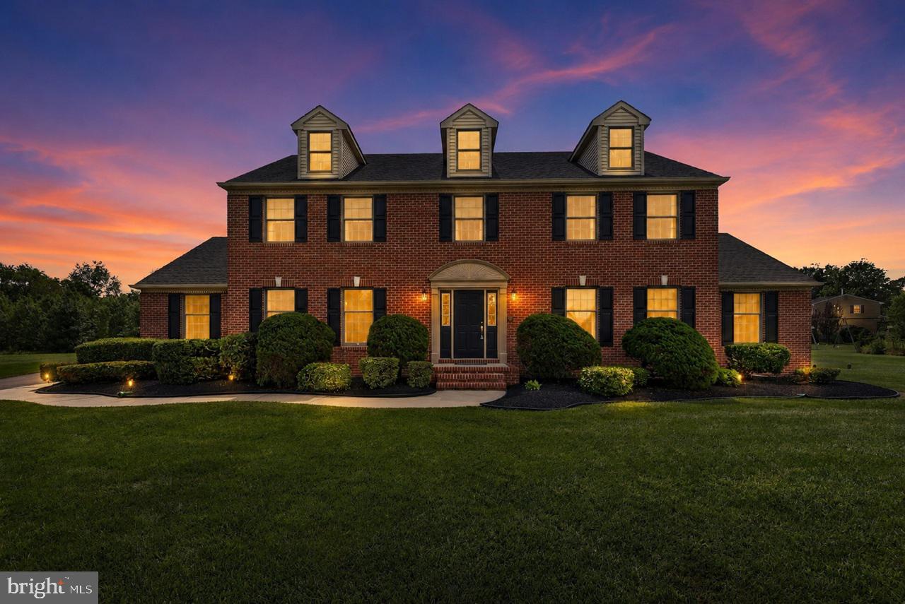 8 Sweetbriar Ct — photo