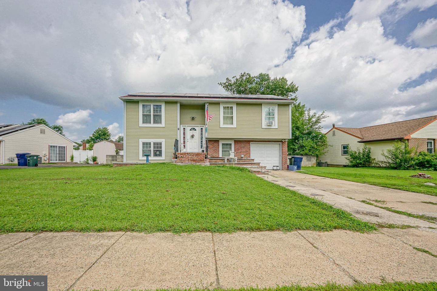 63 Avery Dr — photo
