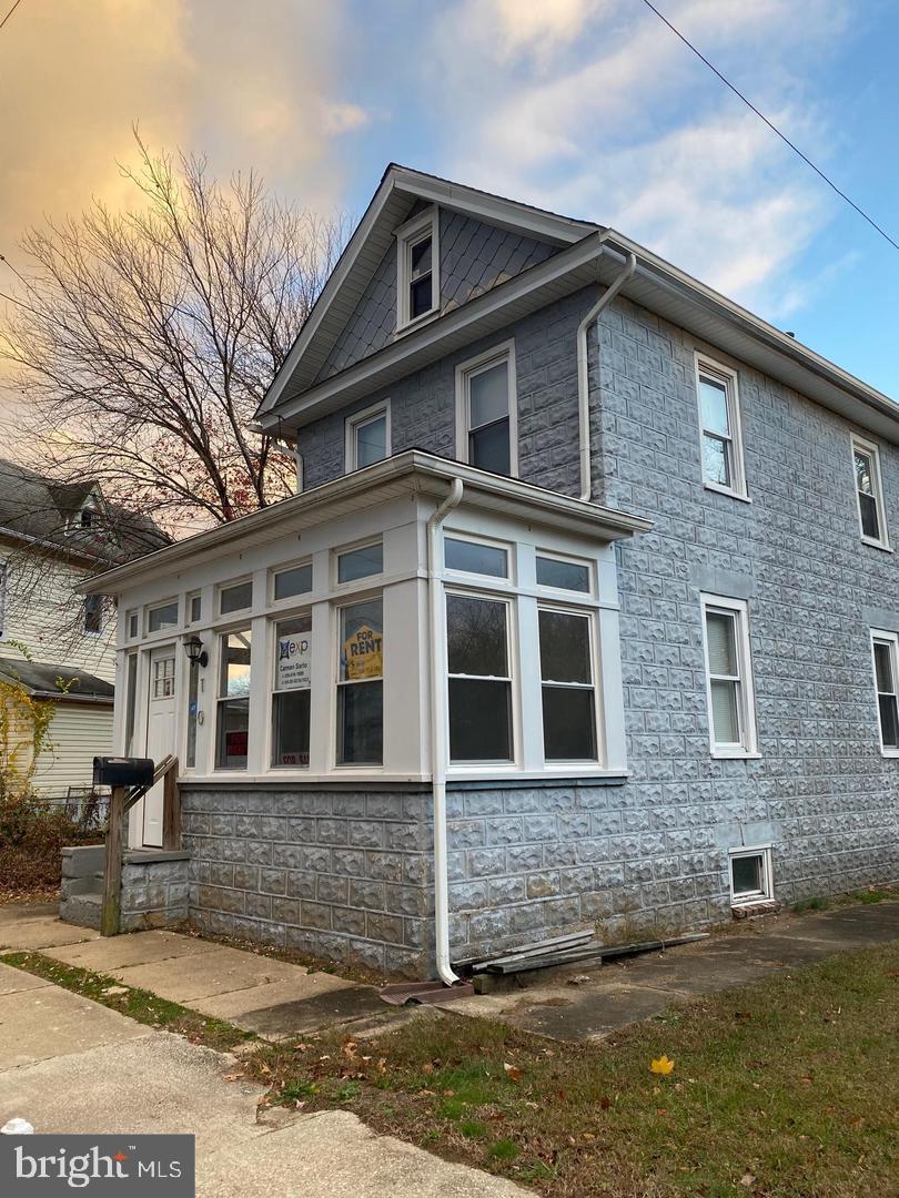 110 W Monroe St — photo