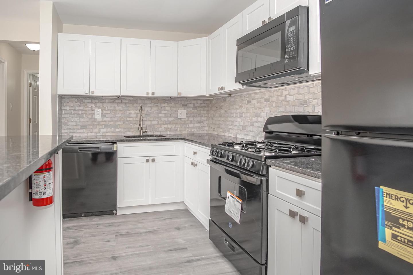 300 Broadway #C12 — photo
