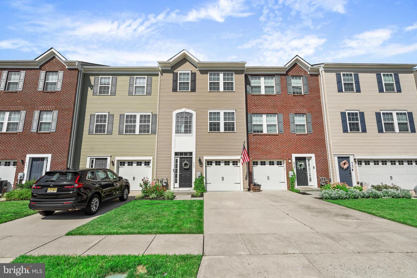 425 Dogwood Dr — photo