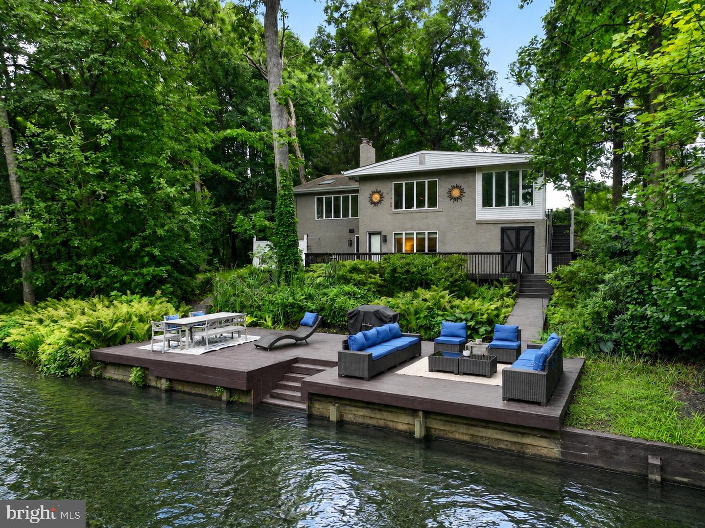 60 Laurel Dr — photo