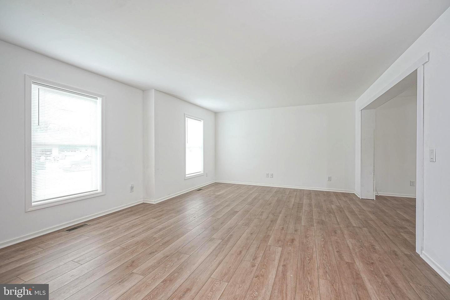 204 Strand Ave — photo