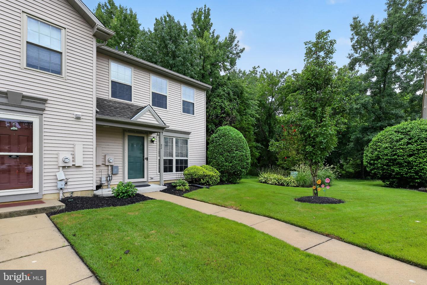 92 Forest Ct — photo