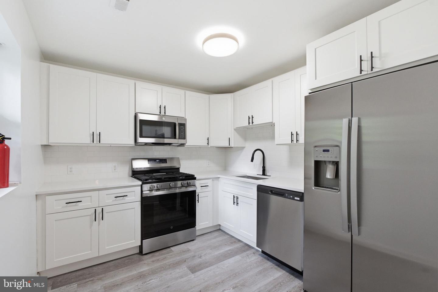 1419 Victory Ave — photo