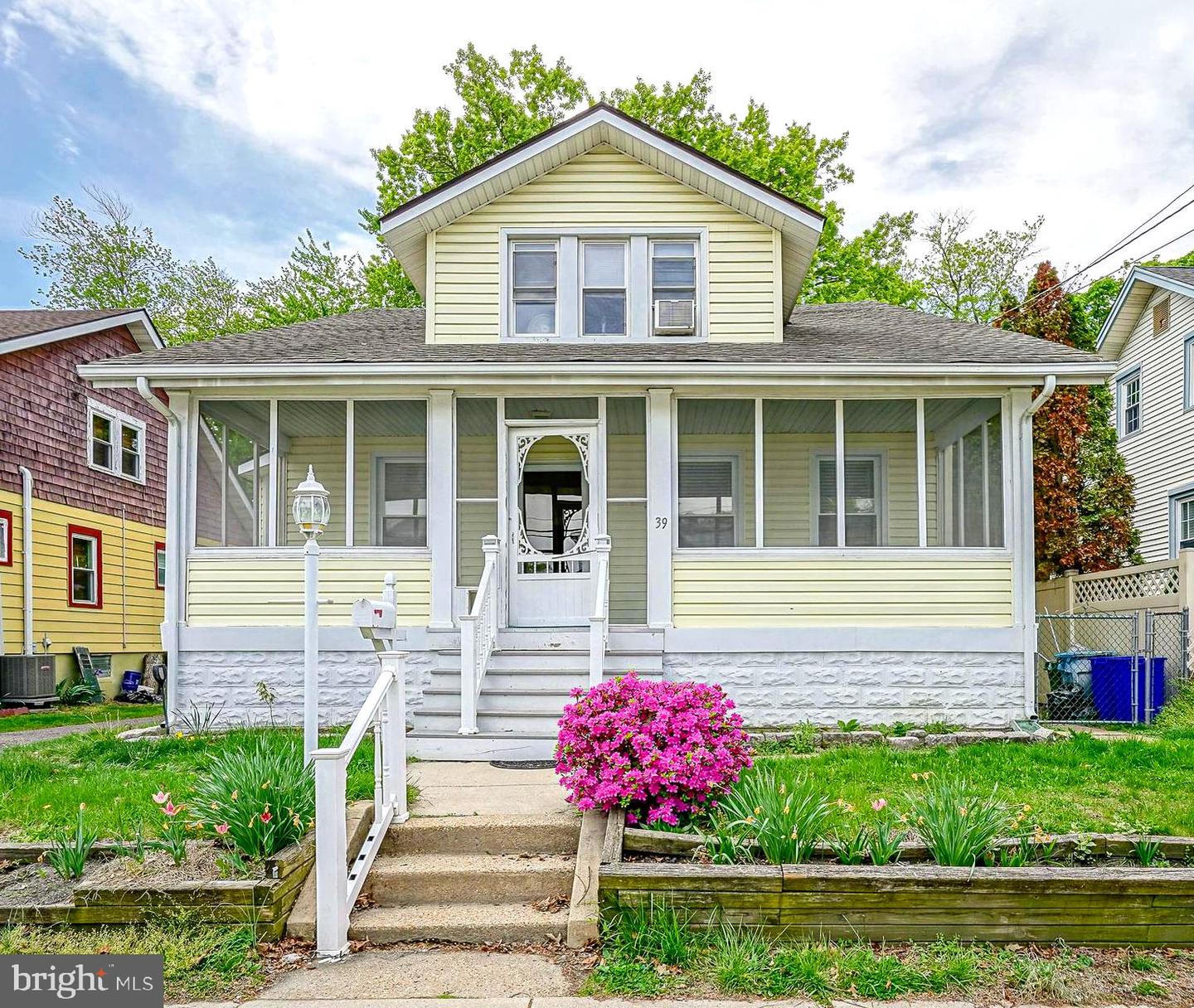 39 Watkins Ave — photo