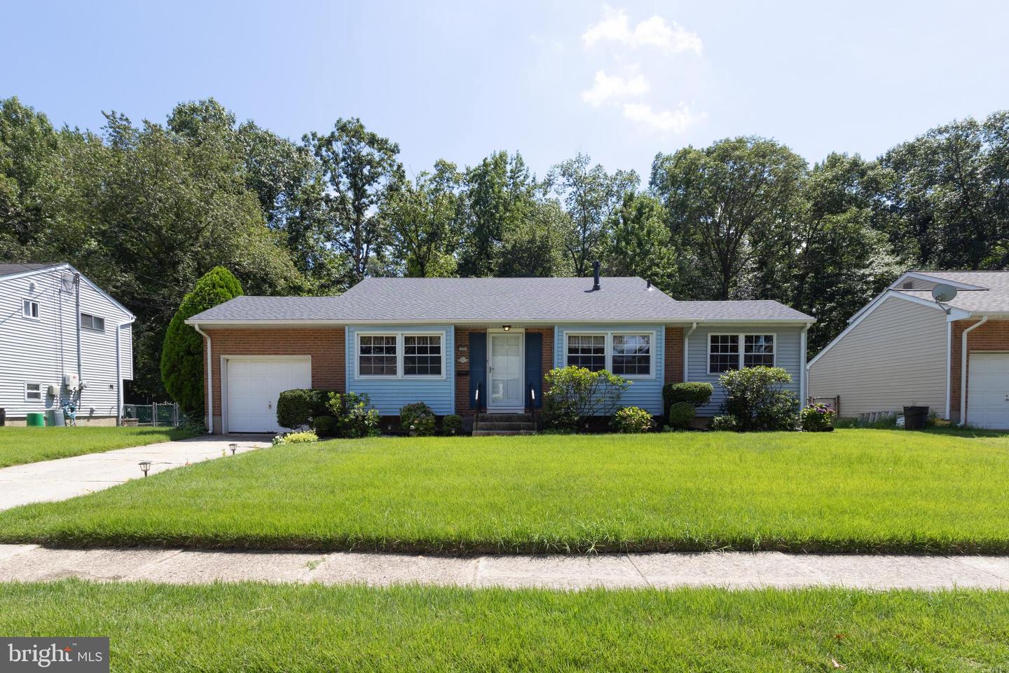 1290 Puritan Ave — photo