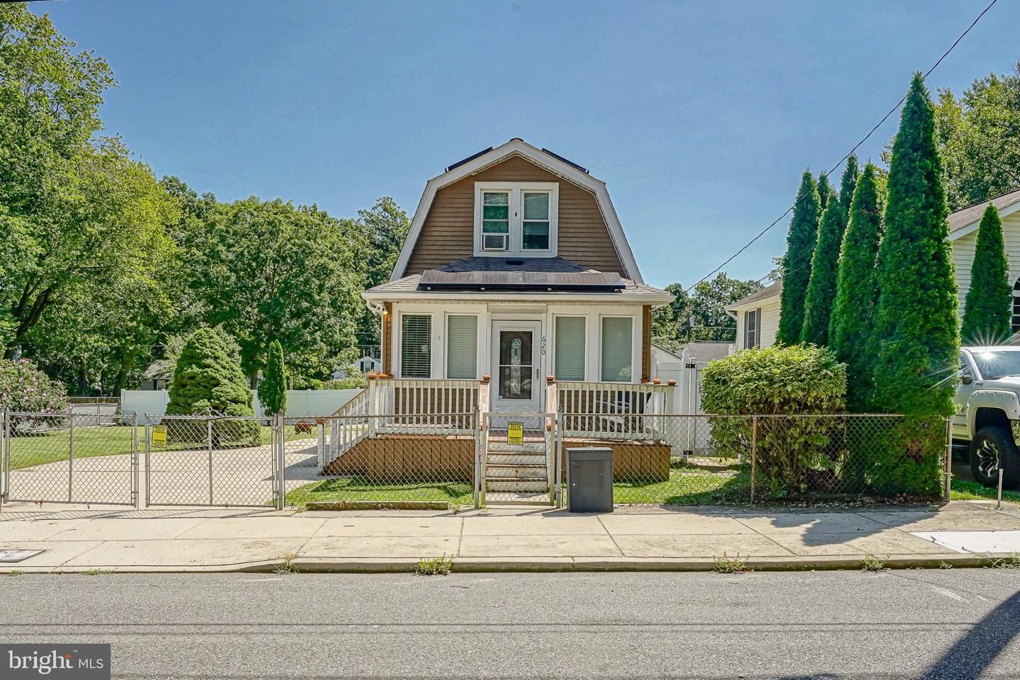 620 Oak Ave — photo