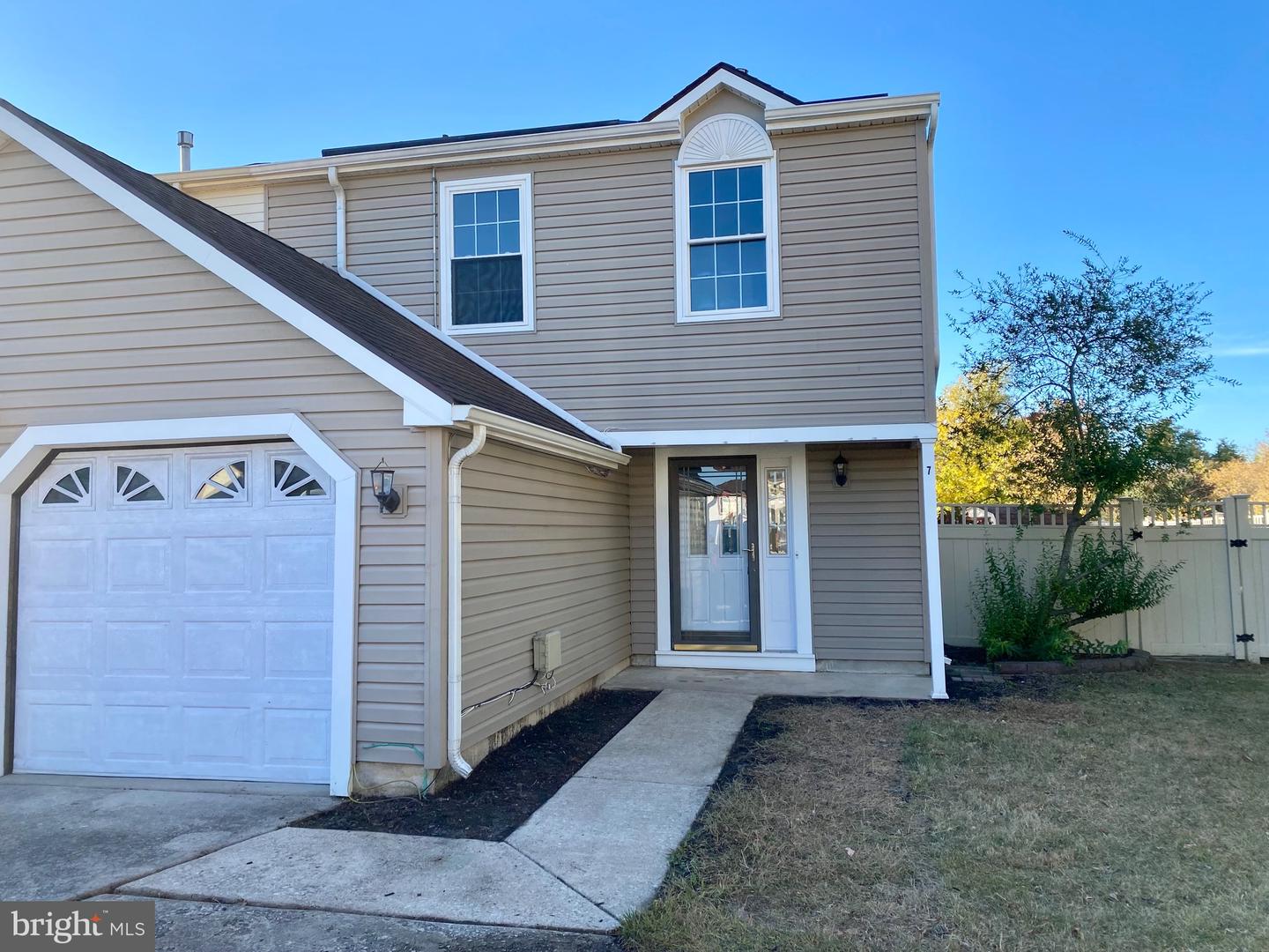 7 Quasar Ct — photo