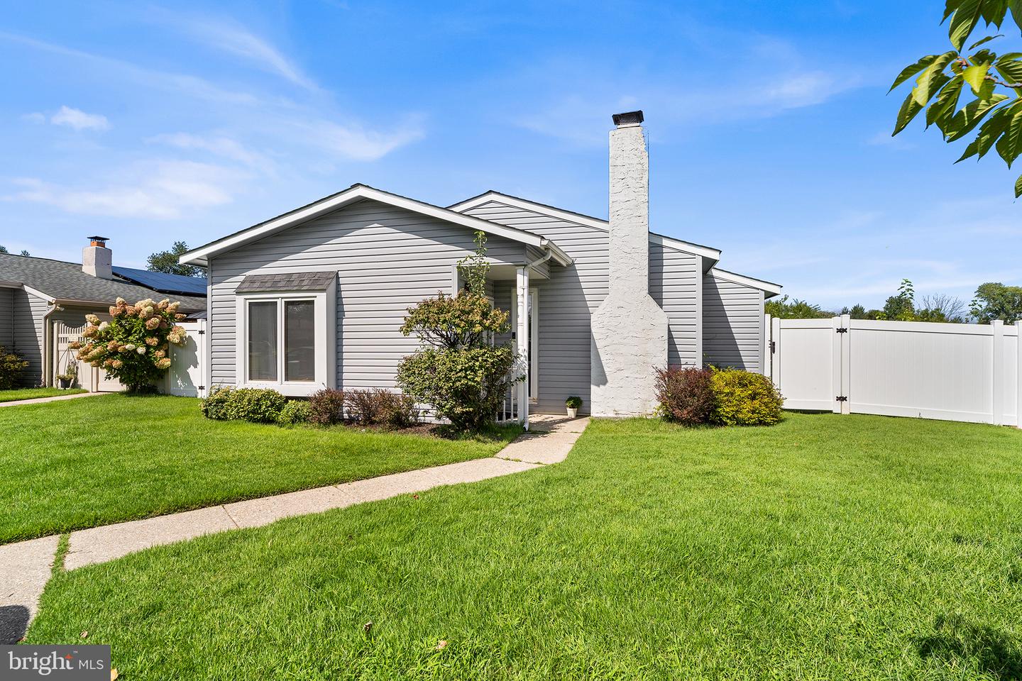 11 Willow Pl — photo