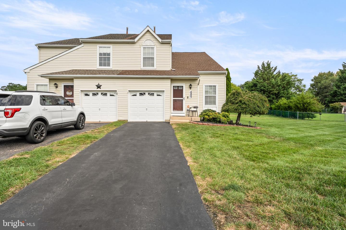 435 Longfellow Dr — photo
