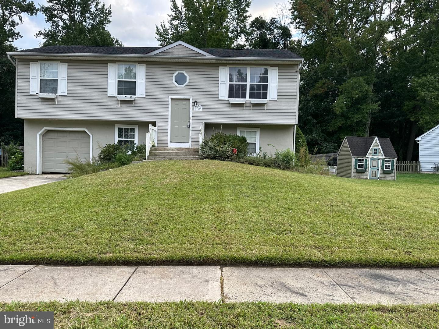 1008 Brown Ln — photo