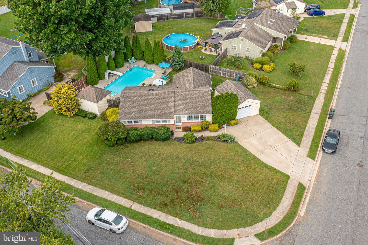 514 Buckingham Dr — photo