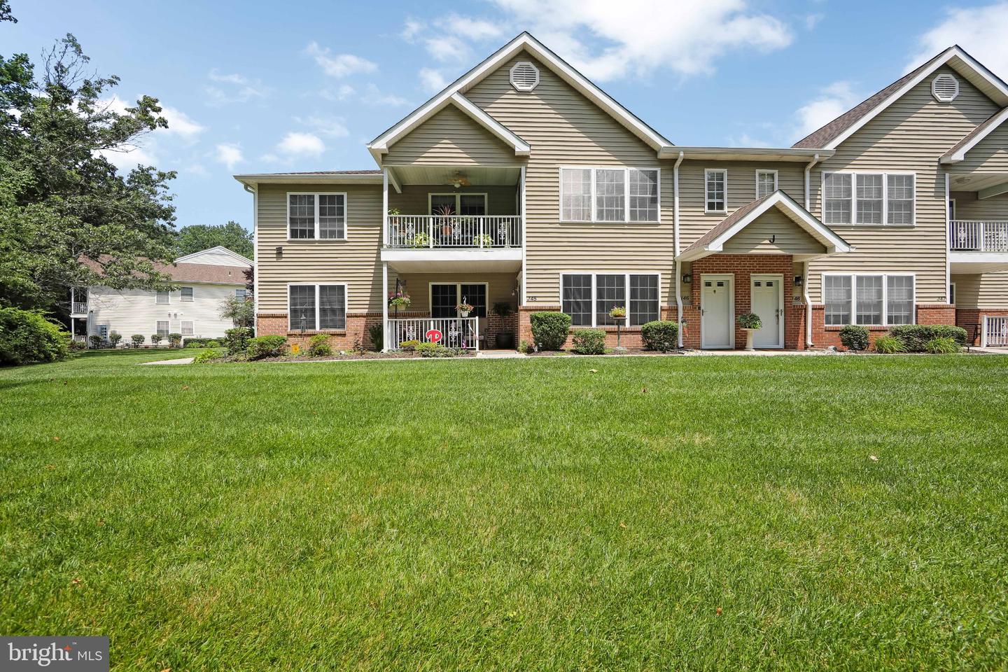 46 Pristine Pl #J — photo