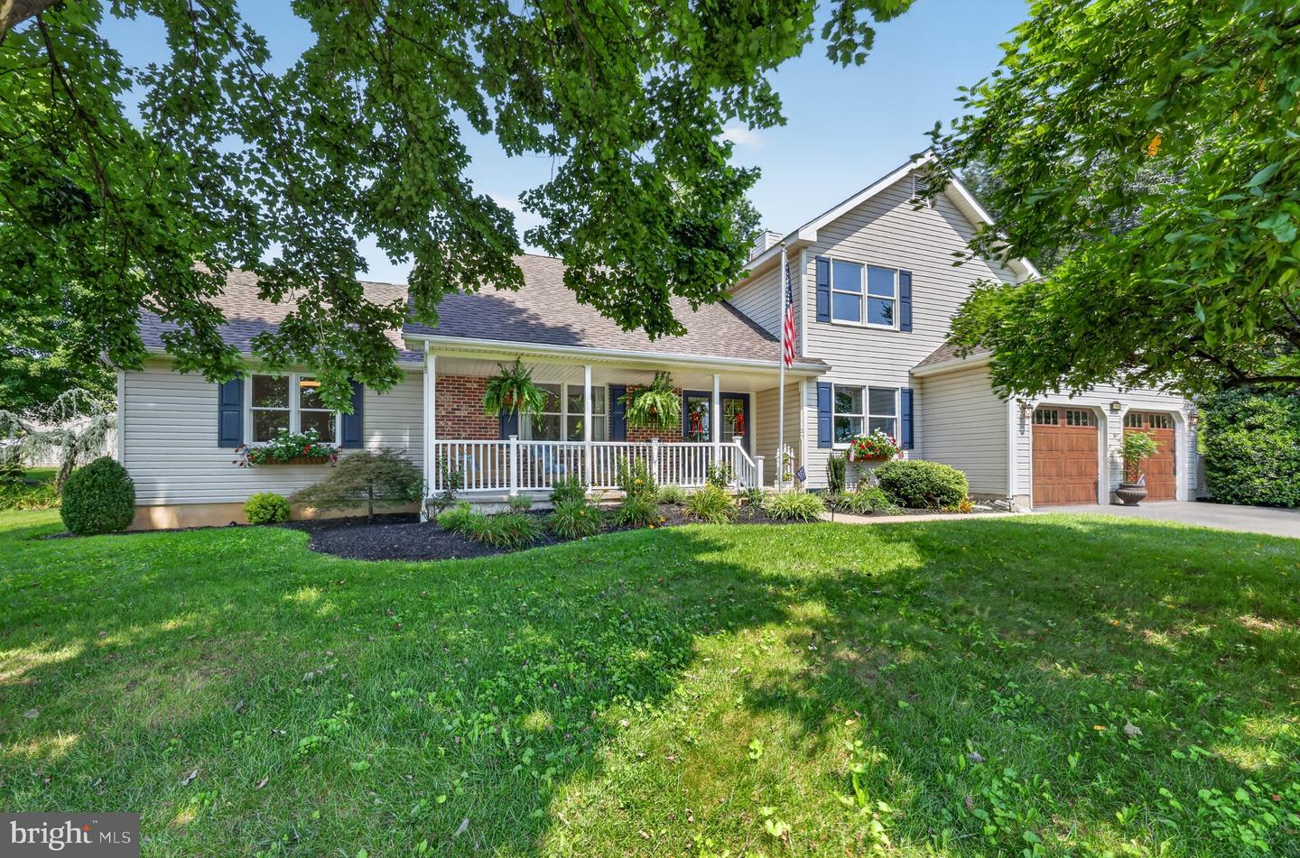102 Holly Ct — photo