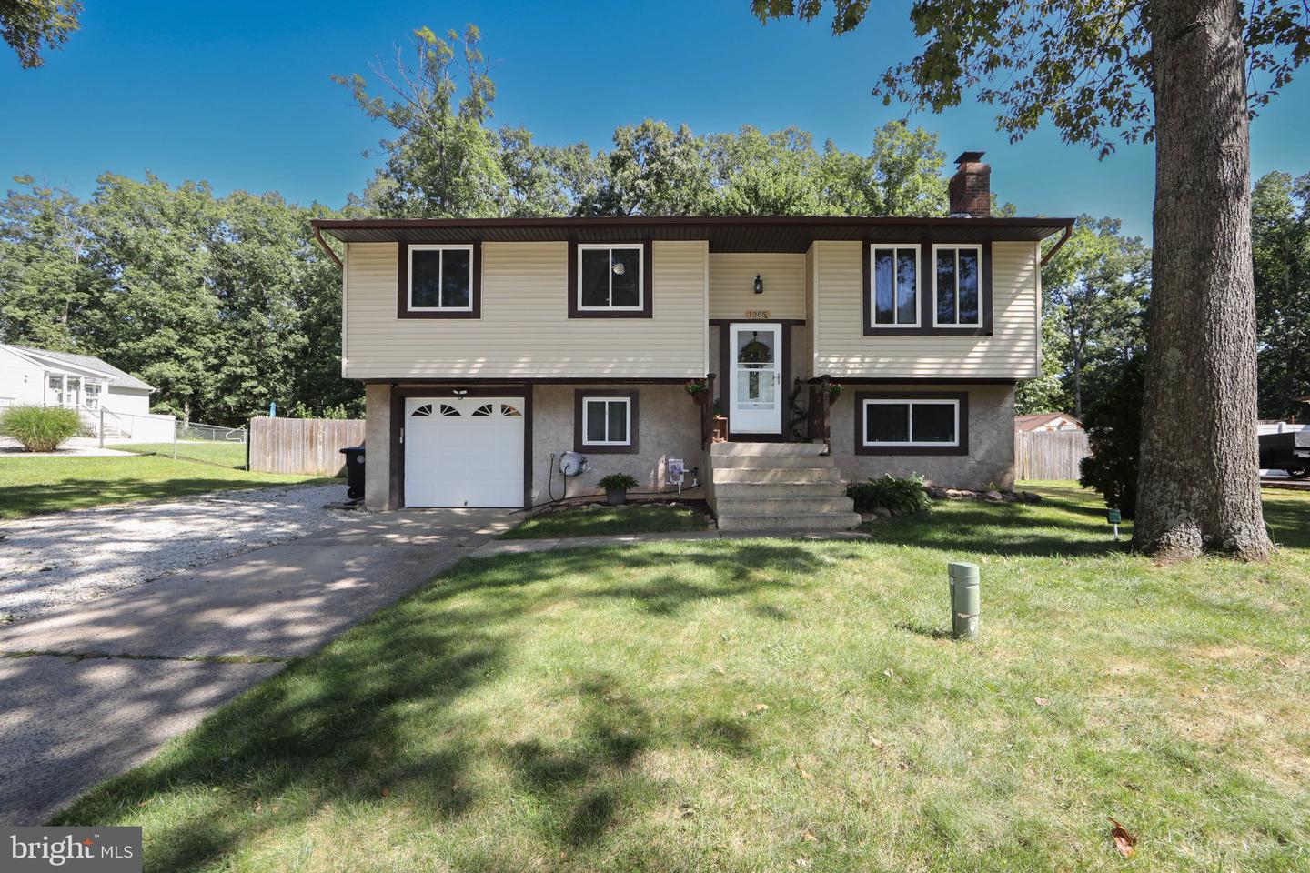 1205 Iris Ave — photo