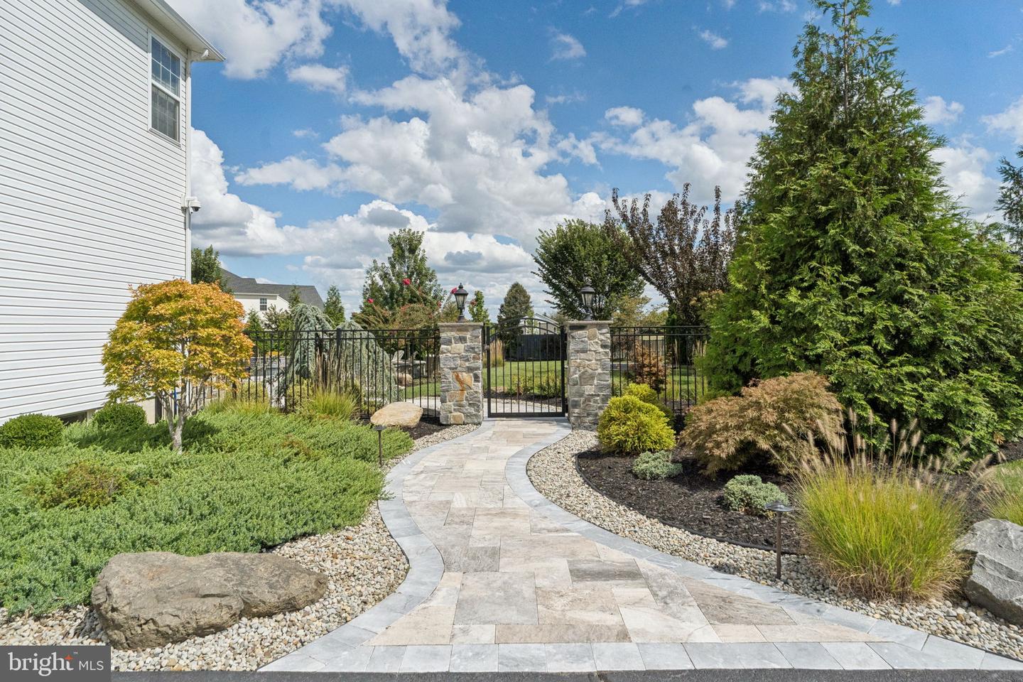 304 Salarno Ct — photo
