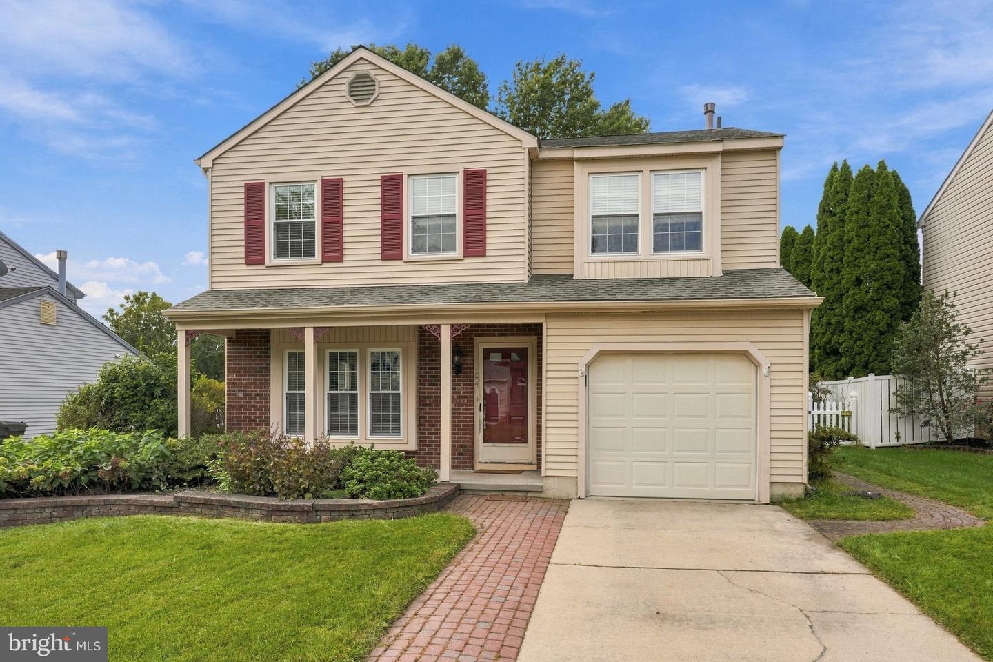 104 Crescent Hollow Dr — photo