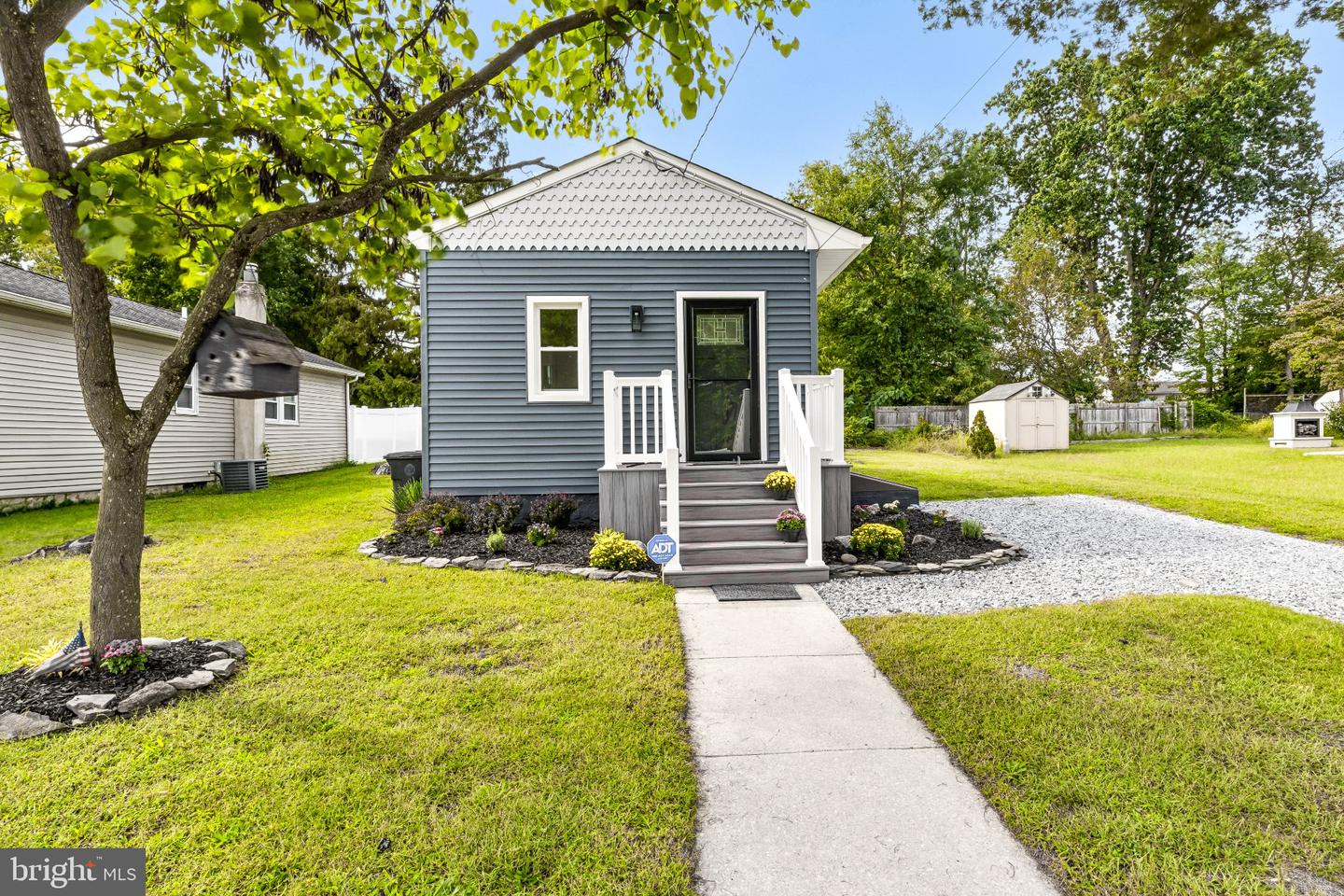 415 Pine Ave — photo