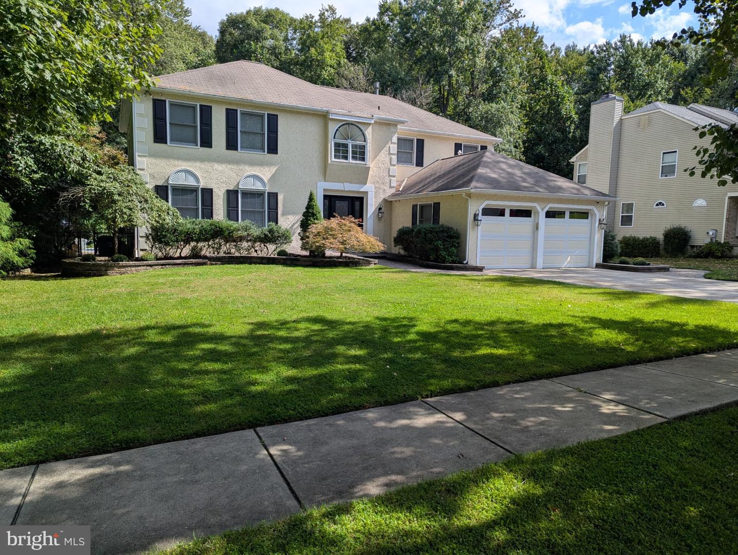15 Ravenswood Way — photo