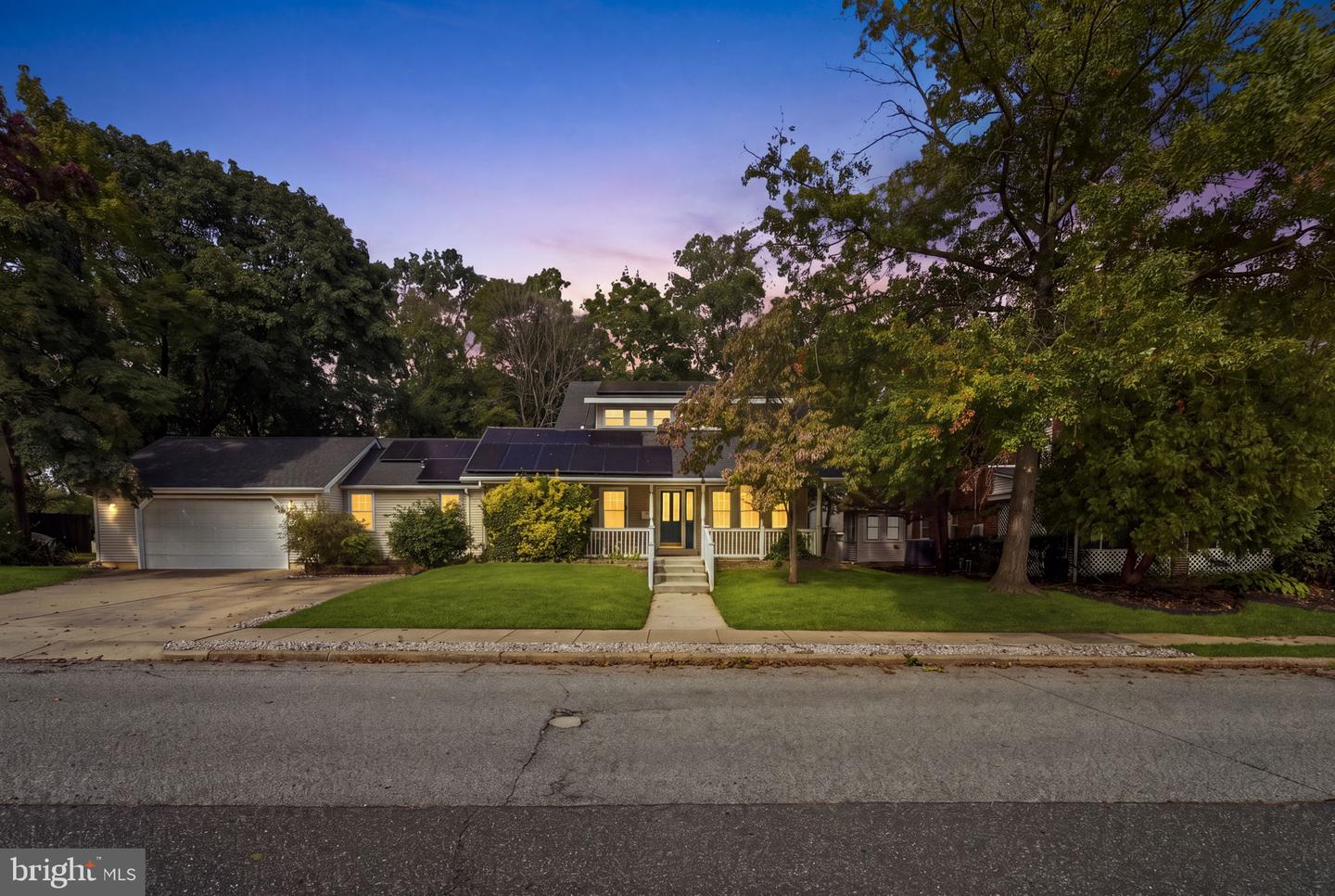 304 Laurel Ave — photo