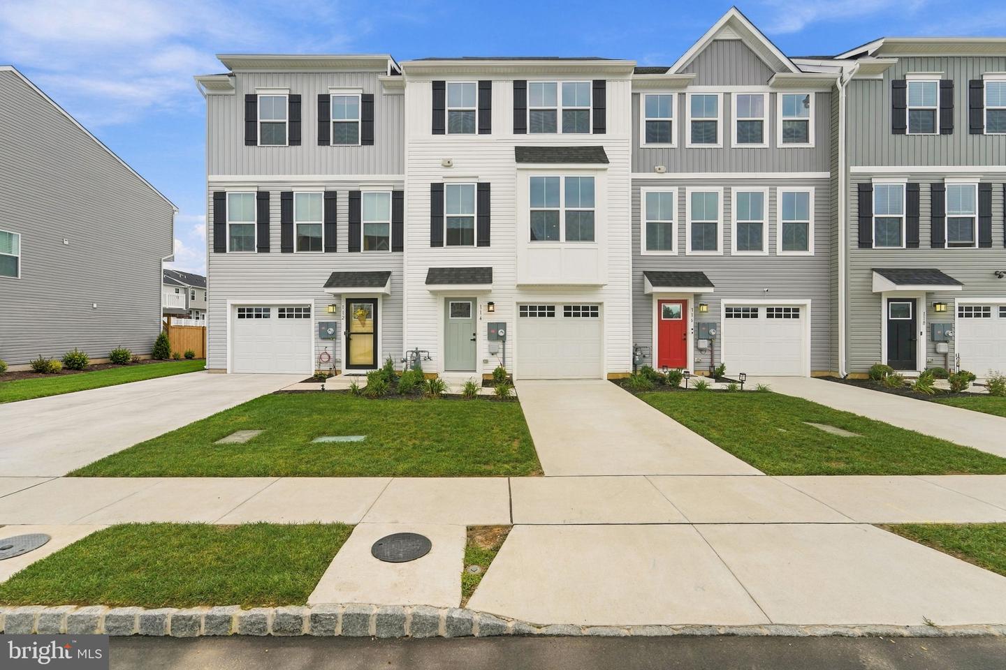 114 Spyglass Hill Dr — photo