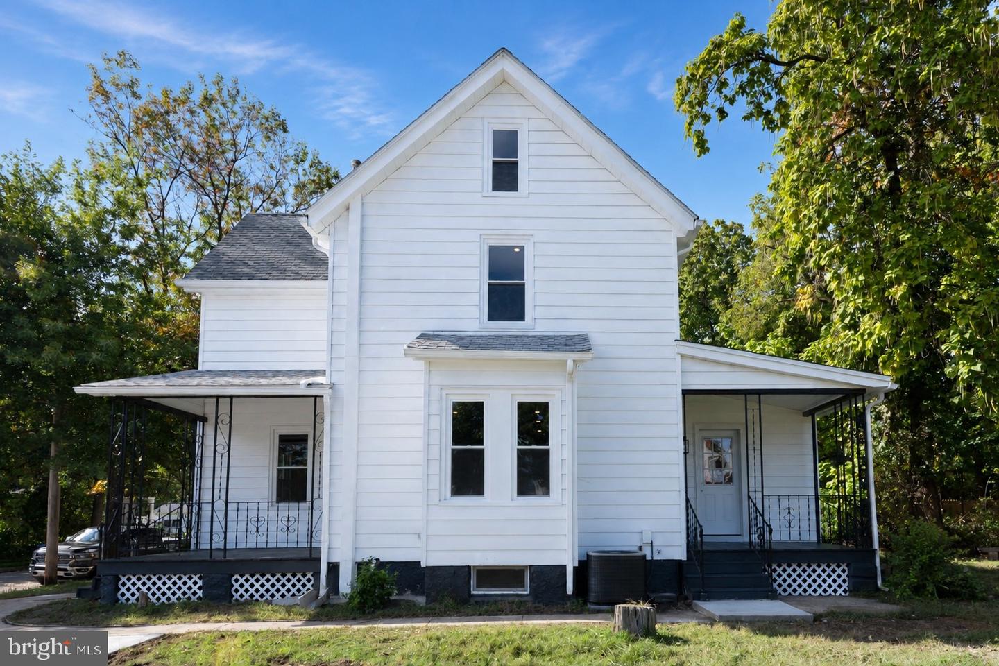 150 Emerson St — photo