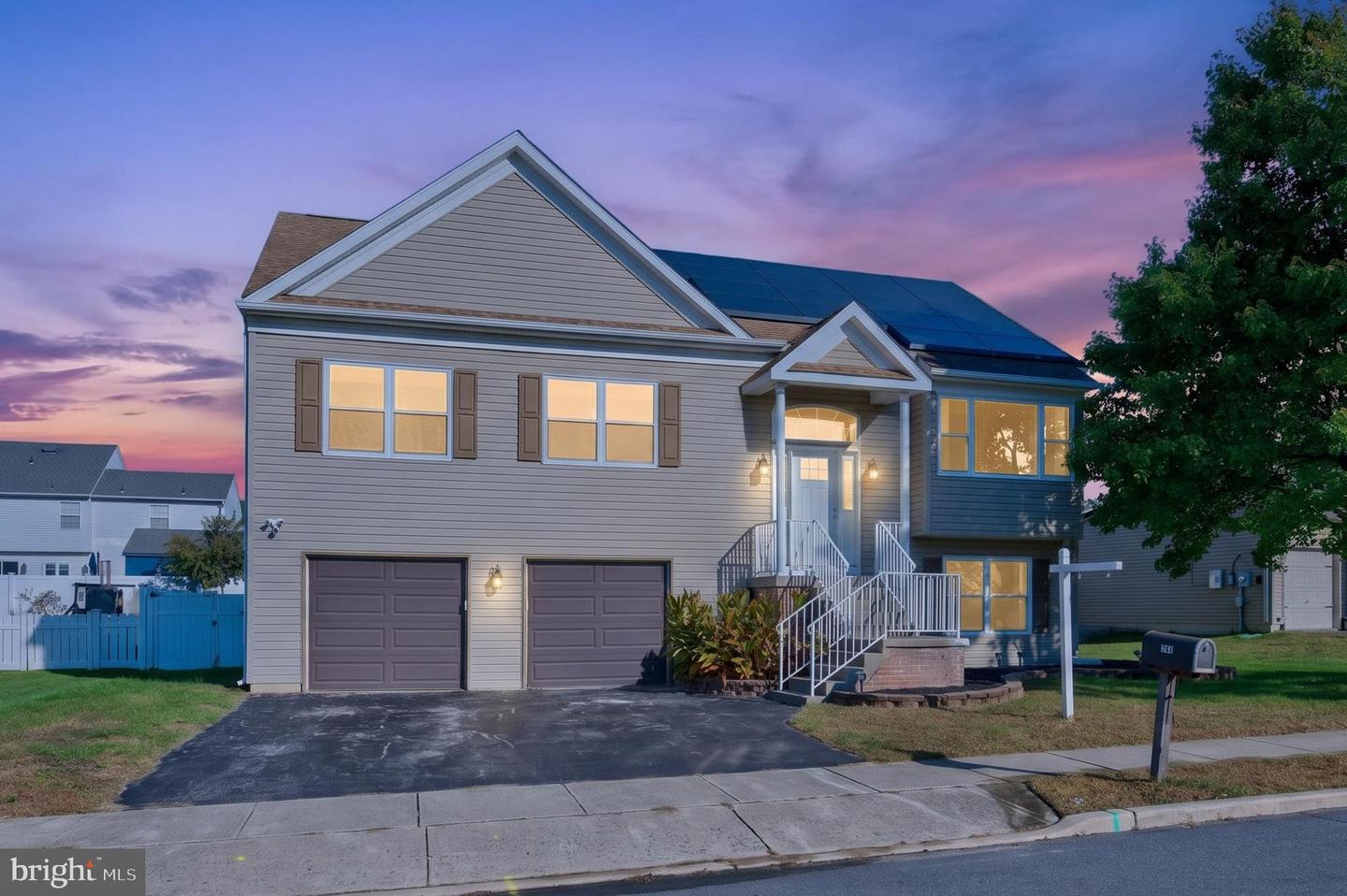 151 Tradewinds Dr — photo