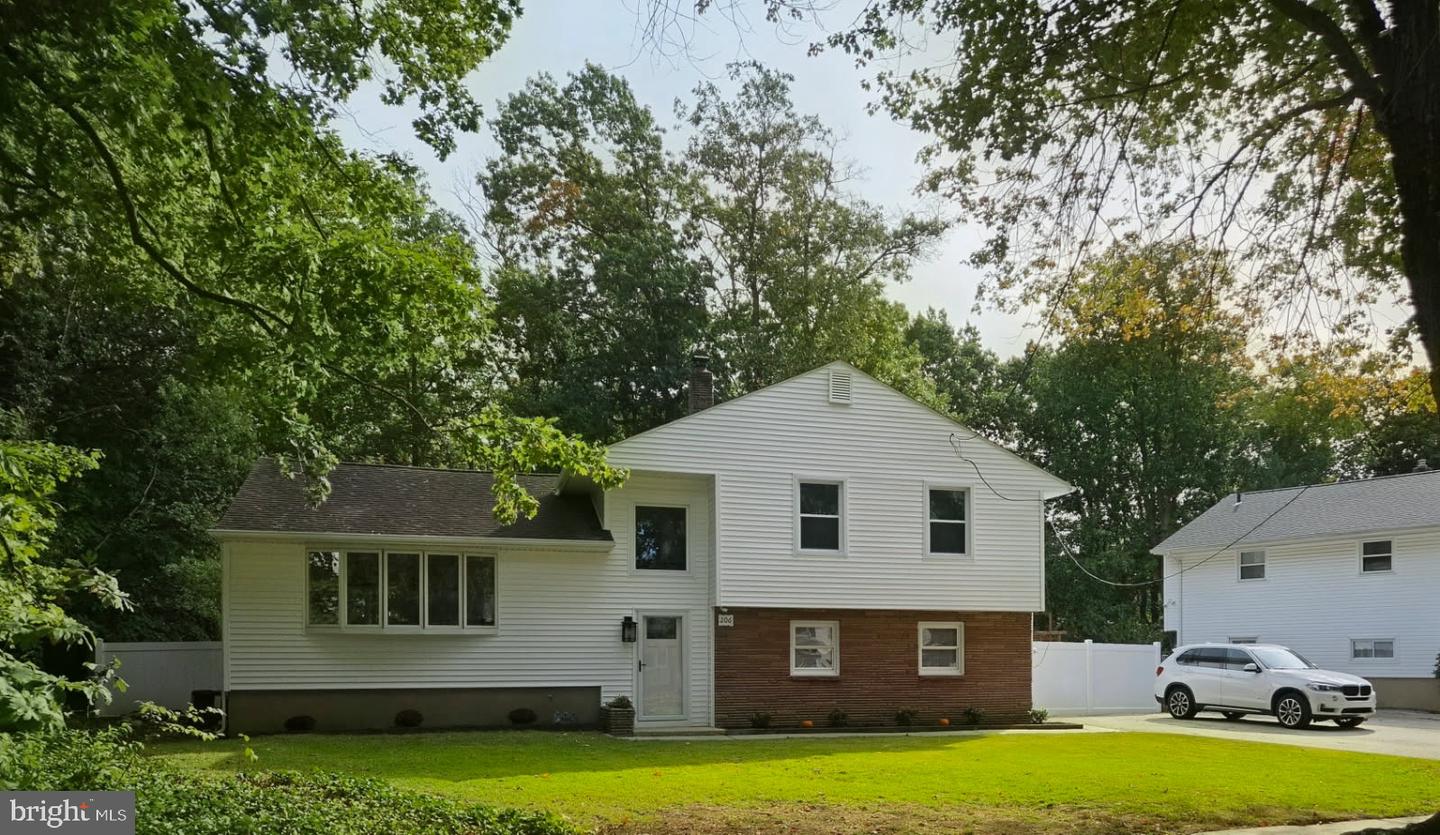206 Van Buren Ave — photo