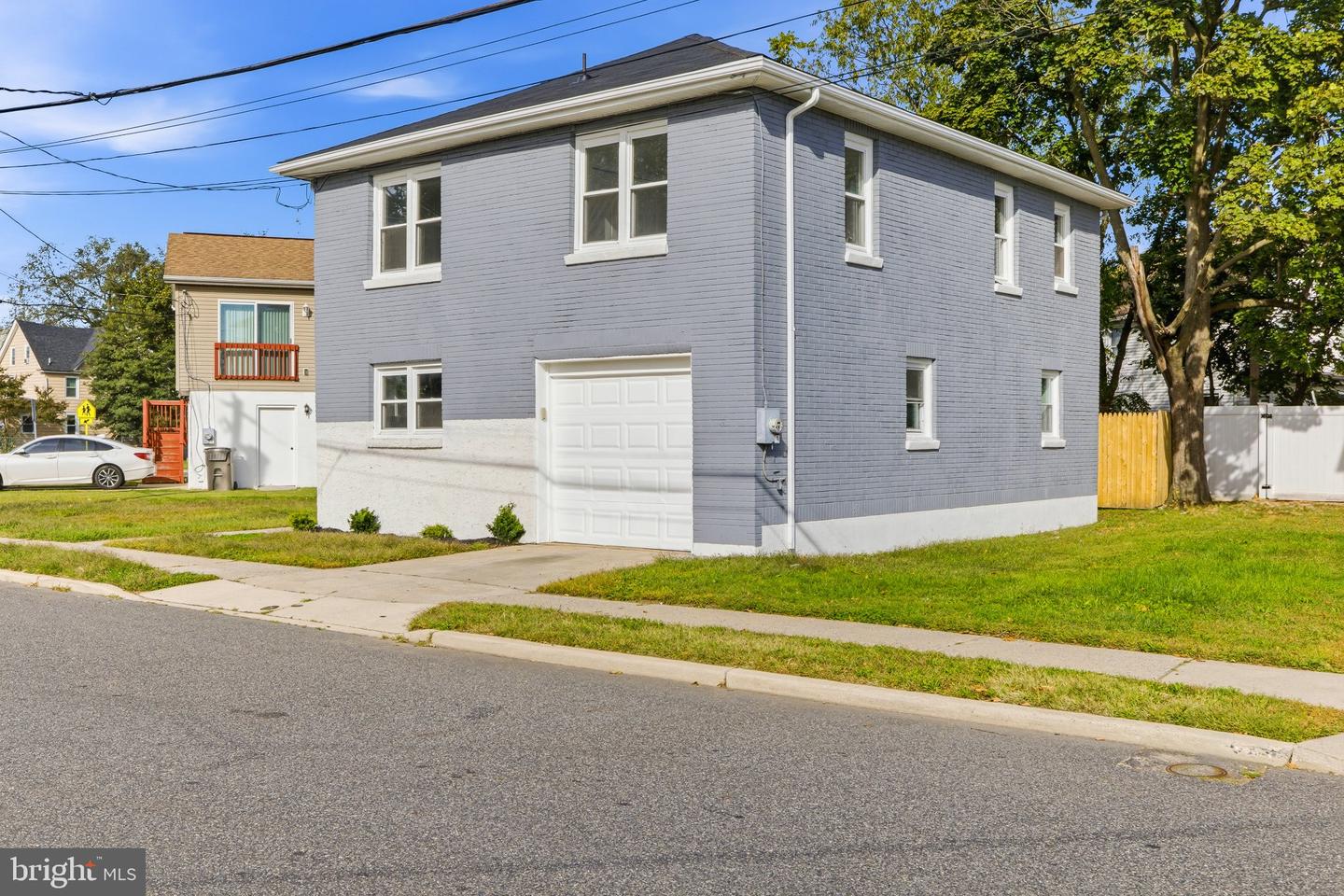 17 W Wood St — photo