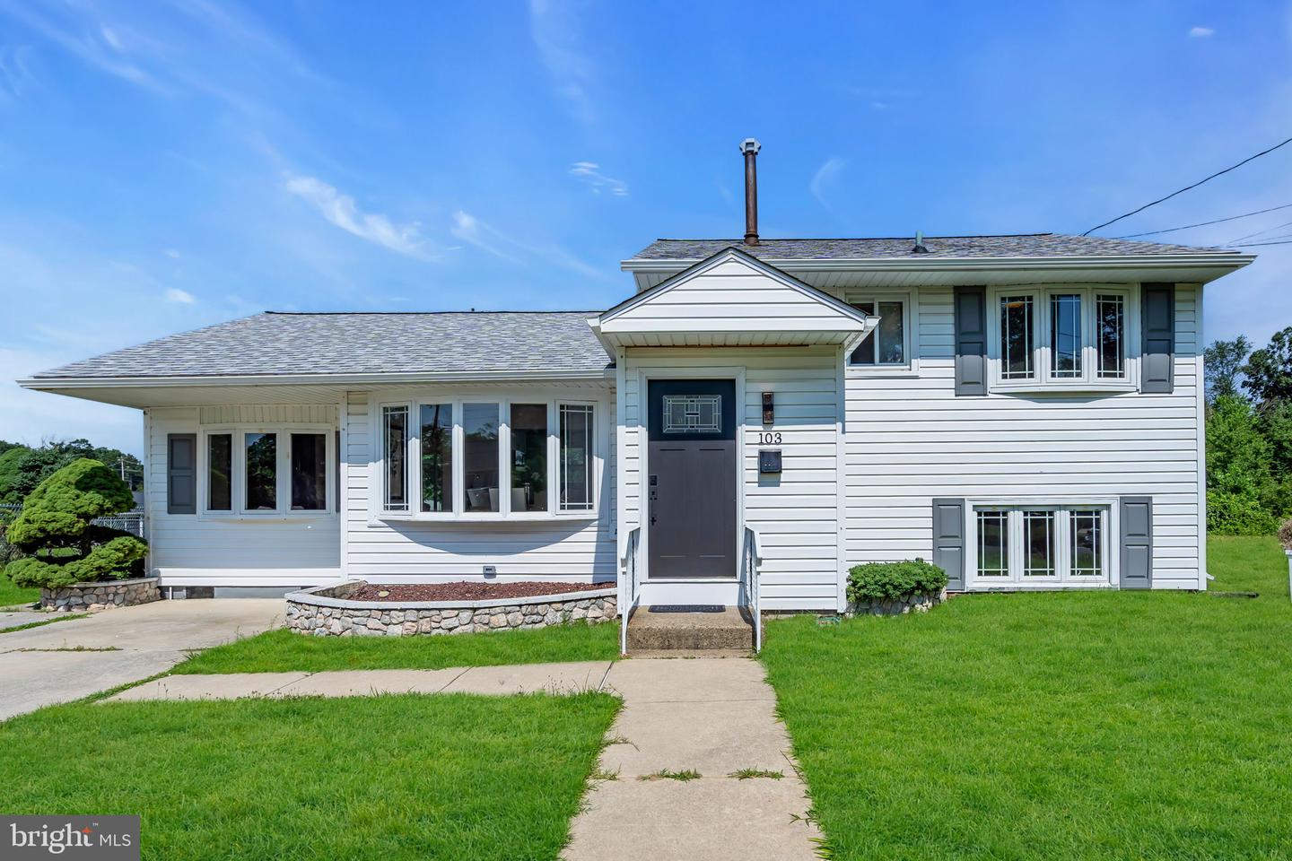 103 Carver Dr — photo