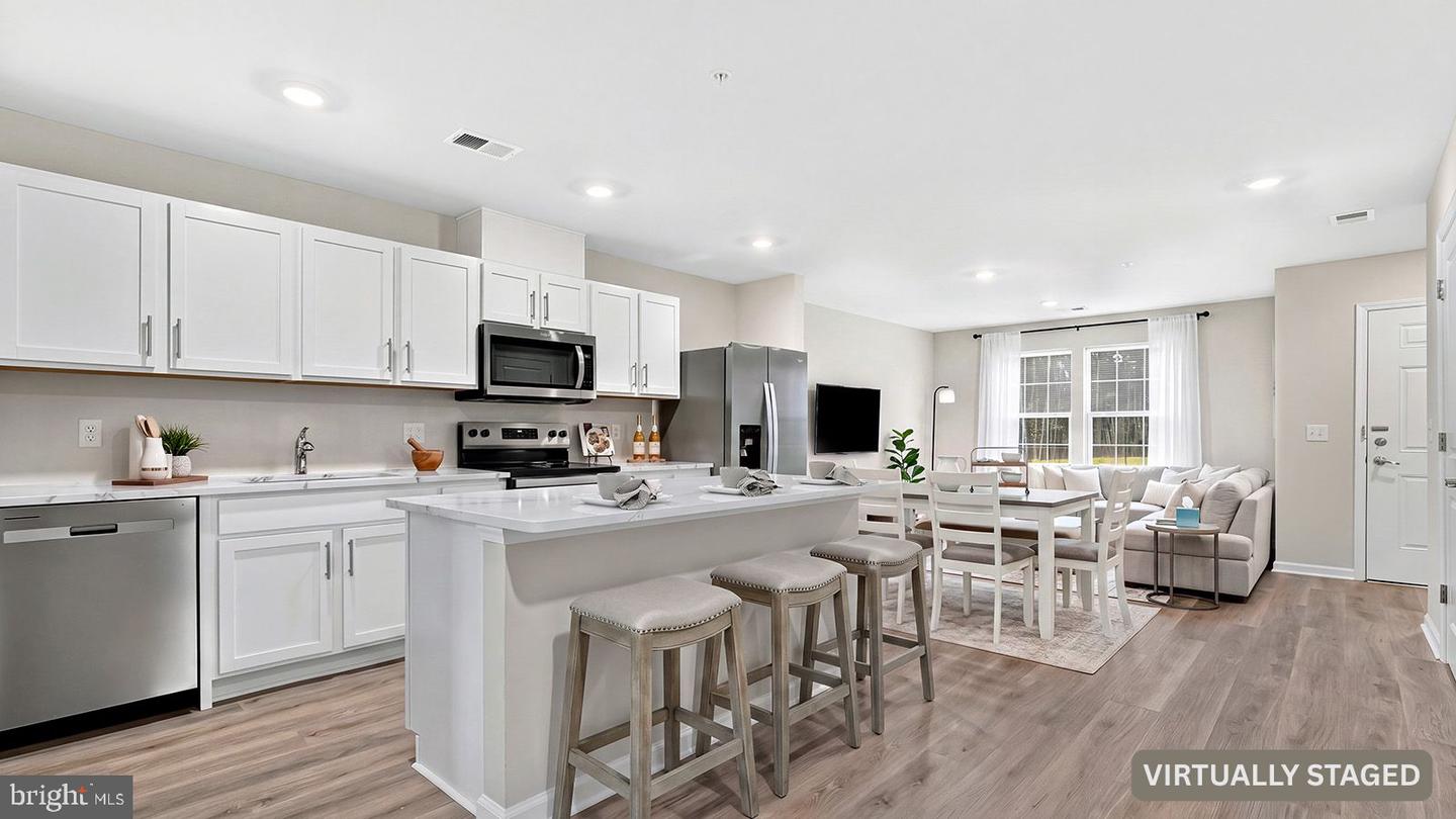 2204 Calumet Dr — photo