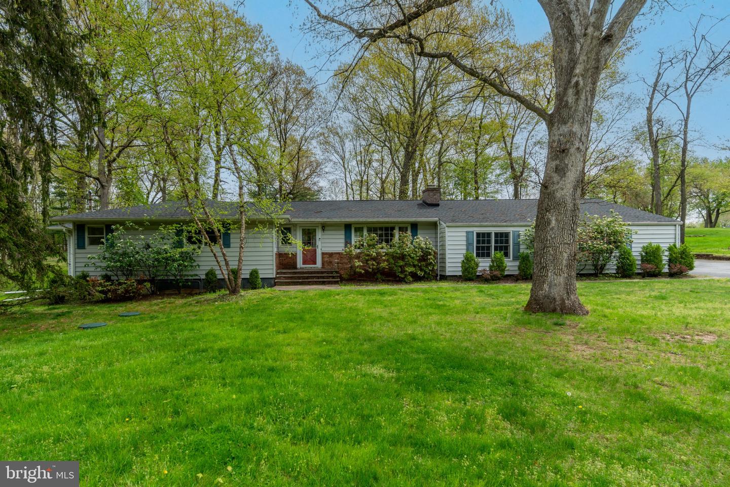 19 Floral Road, Flemington, NJ 08822