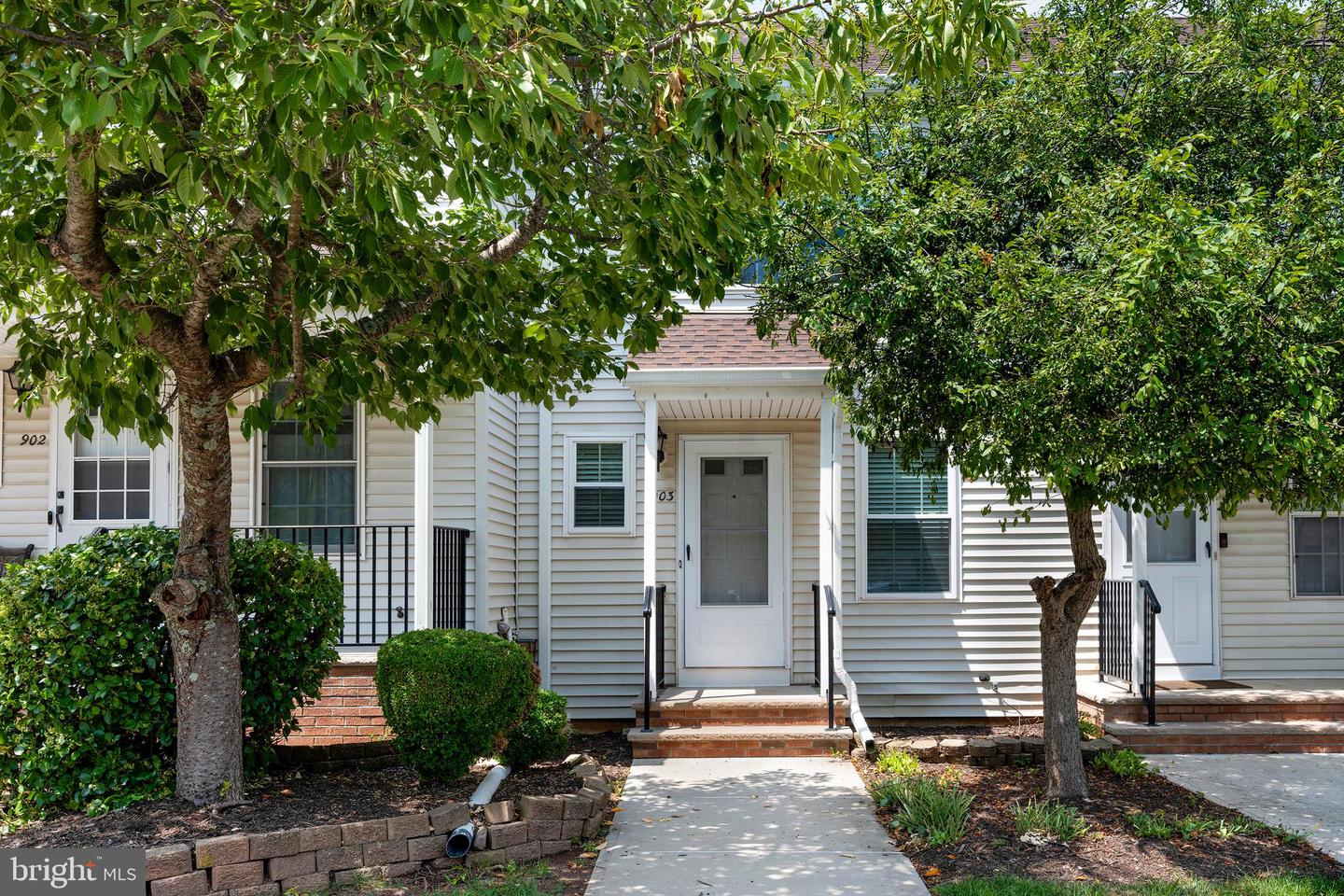 903 Wetherburn Ct — photo