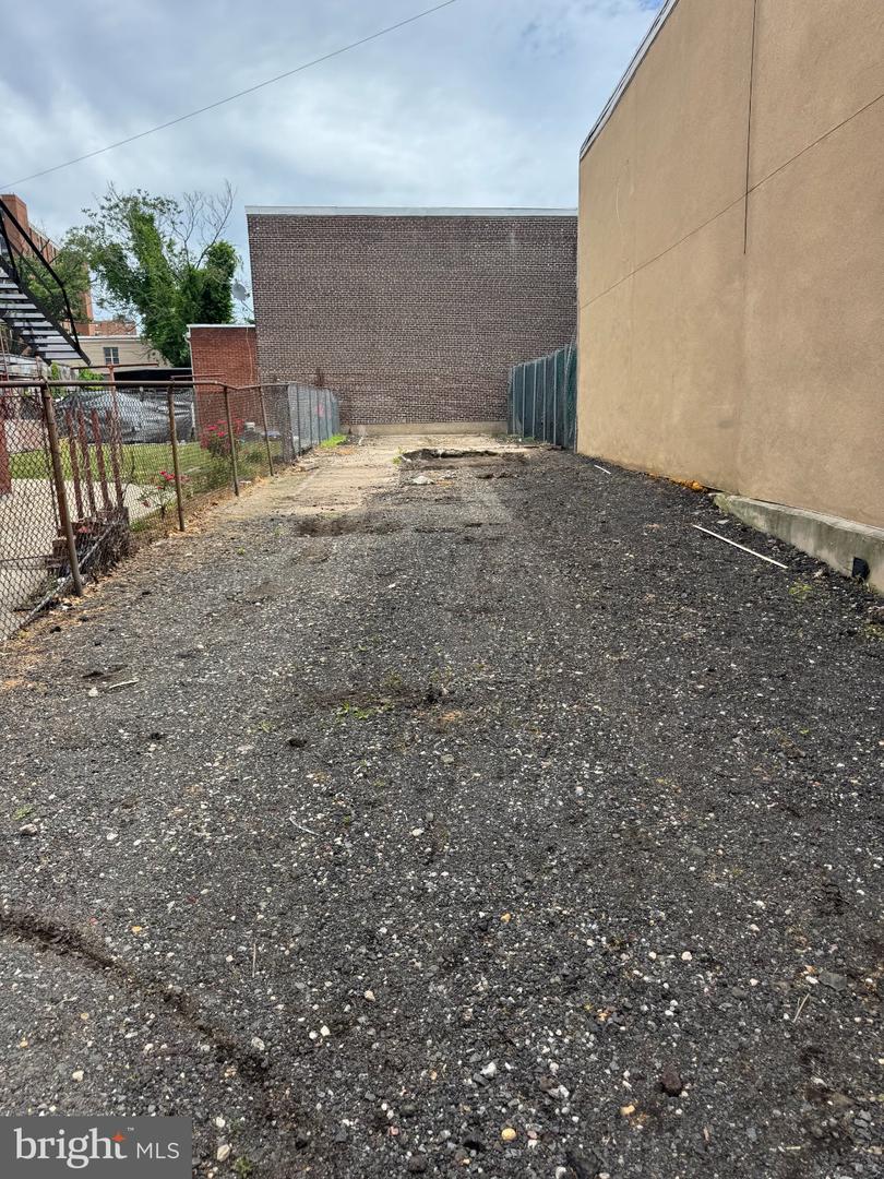 230 S Clinton Ave — photo